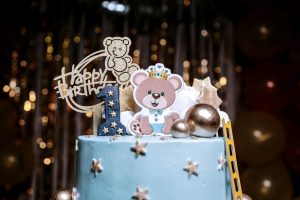 Dessin gâteau anniversaire : l'art de l'illustration facile