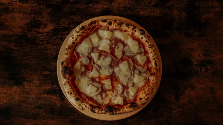 Pizza hawaïenne : la recette et l'histoire de l'ananas
